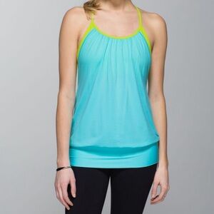 Lululemon No Limit Tank in Angel Blue / Antidote Size 4 with Size Dot